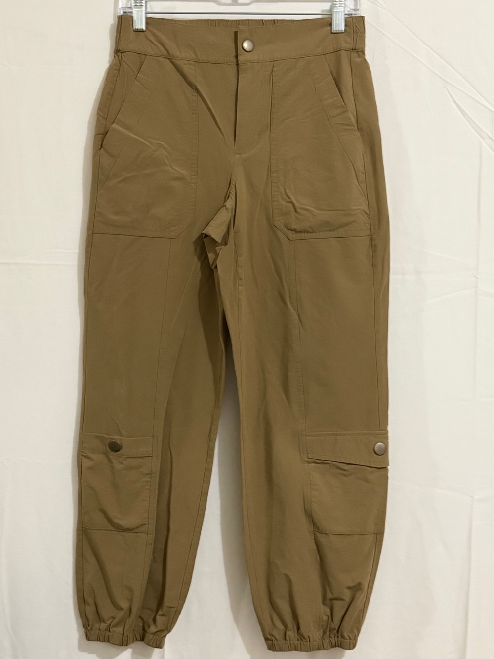 CAbi Men's Cargo Joggers in Khaki